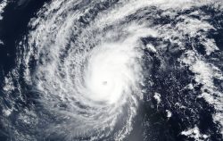 Тропический циклон «Вутип» превратился в супертайфун