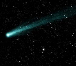 К нам летит комета Ивамото